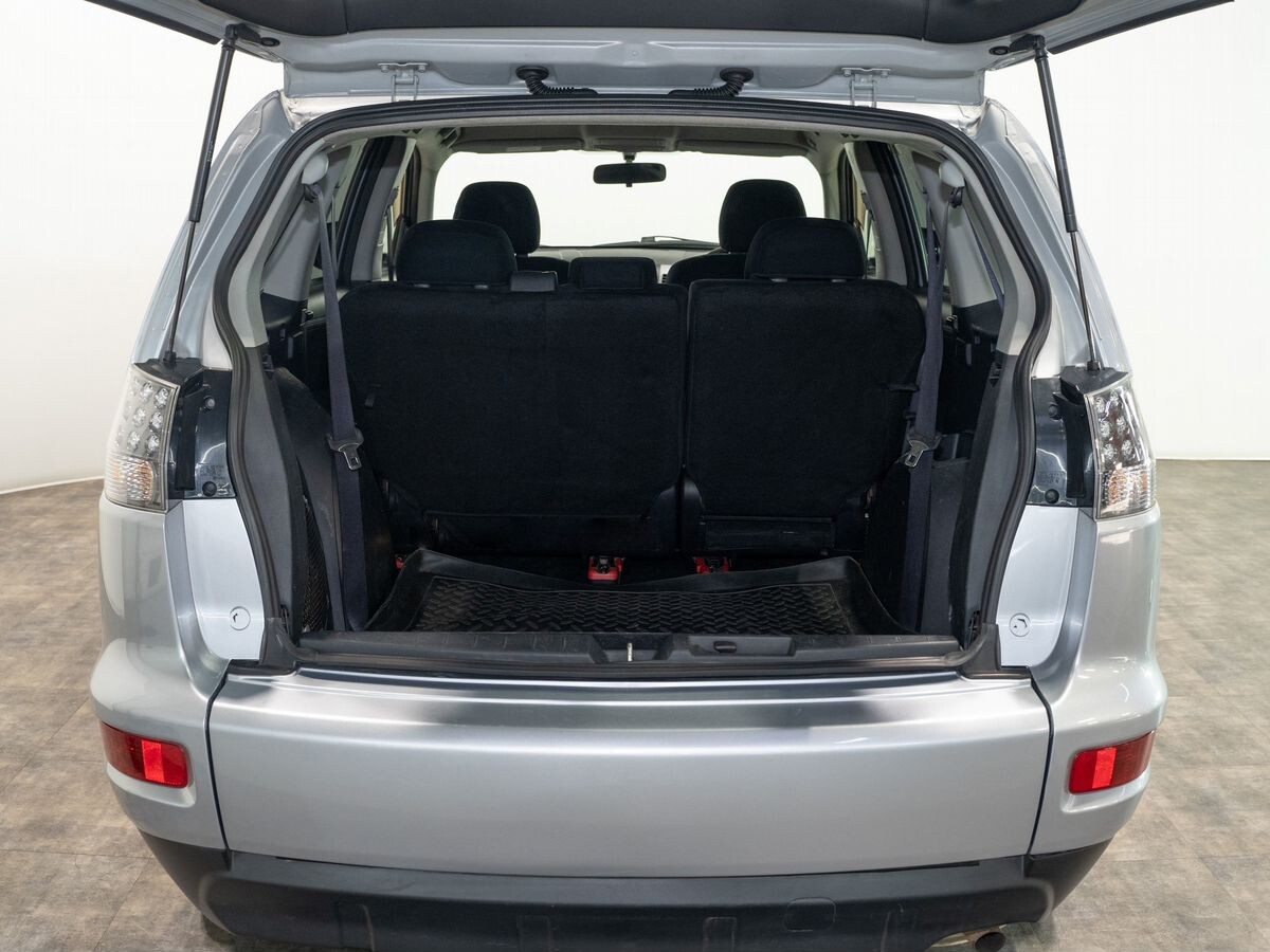 Mitsubishi Outlander 2010 - фото автомобиля