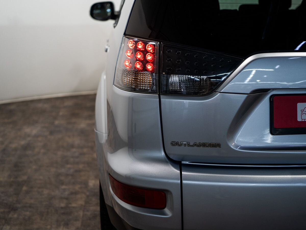 Mitsubishi Outlander 2010 - фото автомобиля