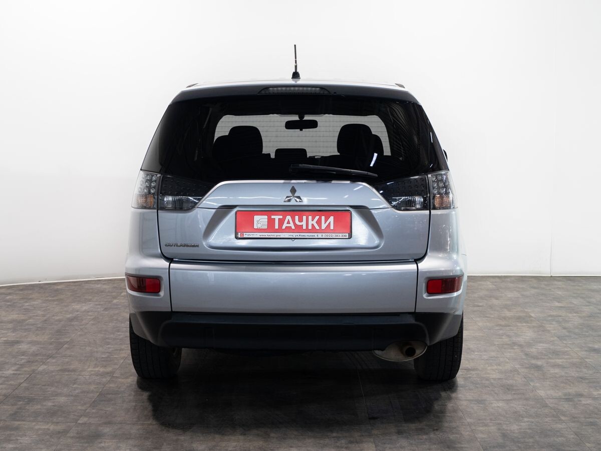 Mitsubishi Outlander 2010 - фото автомобиля