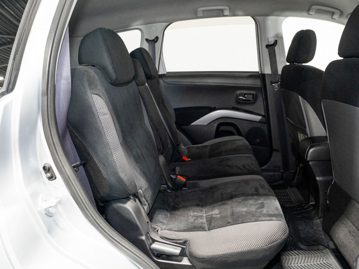 Mitsubishi Outlander 2010 - фото автомобиля