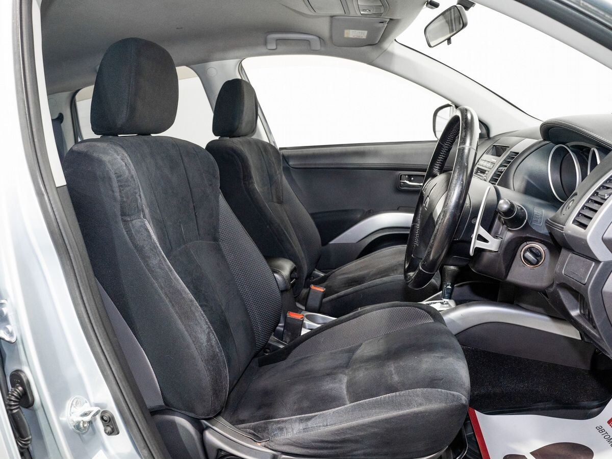 Mitsubishi Outlander 2010 - фото автомобиля