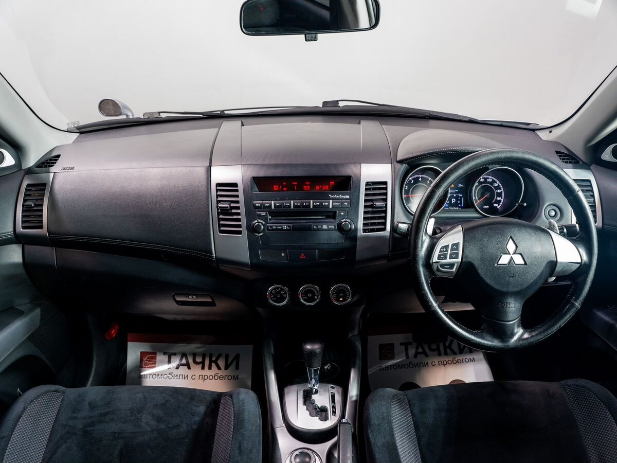 Mitsubishi Outlander 2010 - фото автомобиля