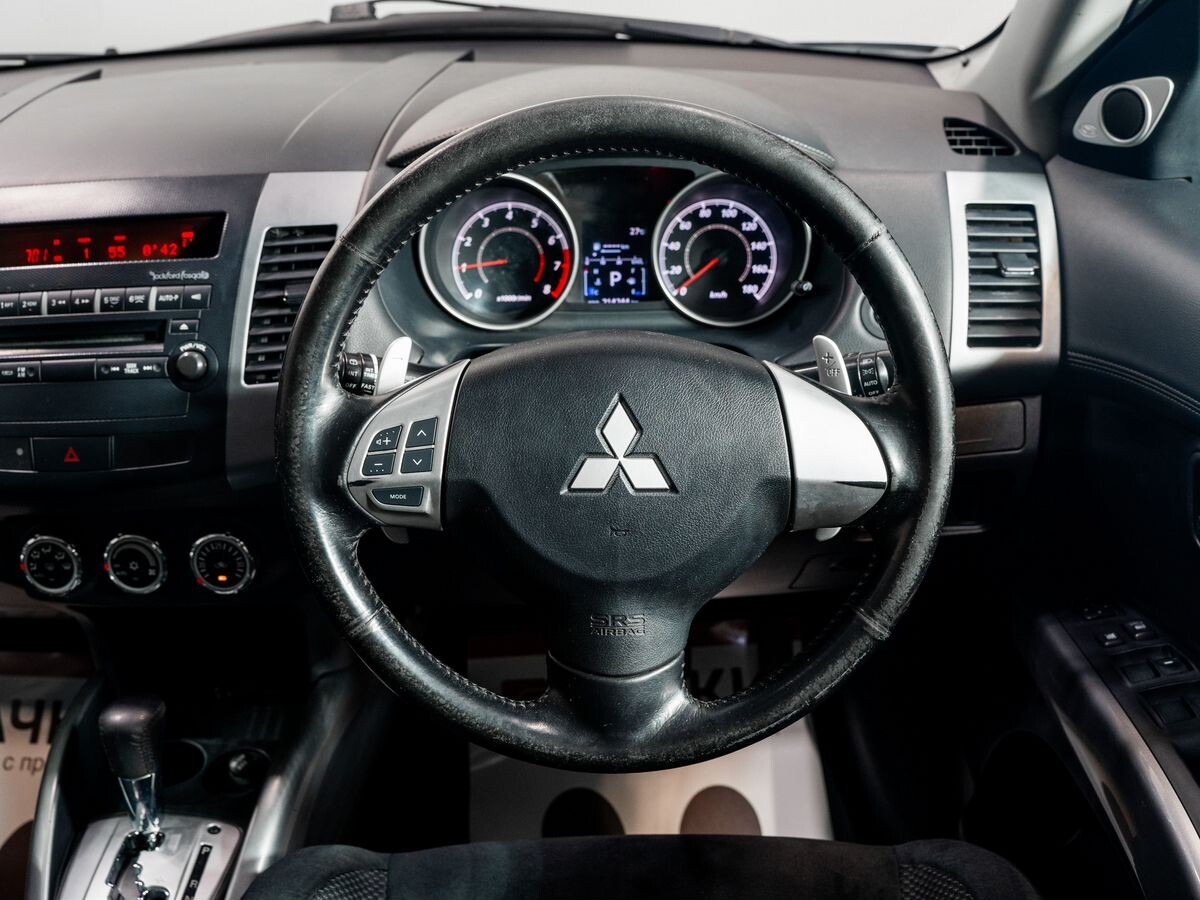 Mitsubishi Outlander 2010 - фото автомобиля