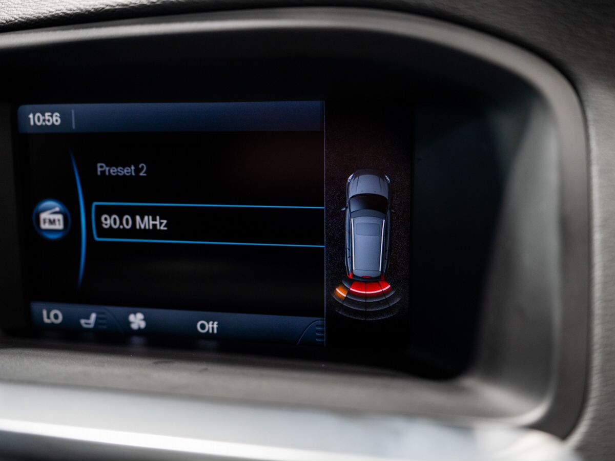 Volvo V60 2011 - фото автомобиля