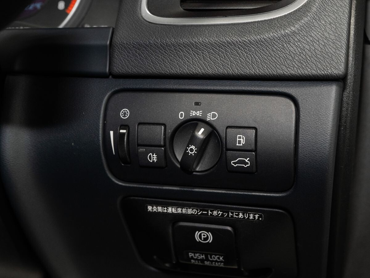 Volvo V60 2011 - фото автомобиля