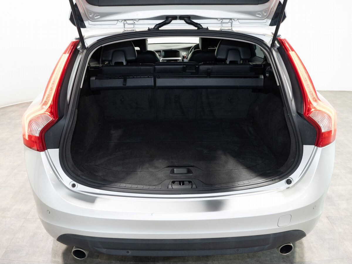 Volvo V60 2011 - фото автомобиля