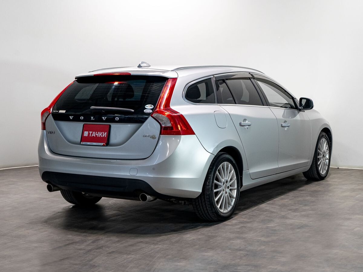 Volvo V60 2011 - фото автомобиля