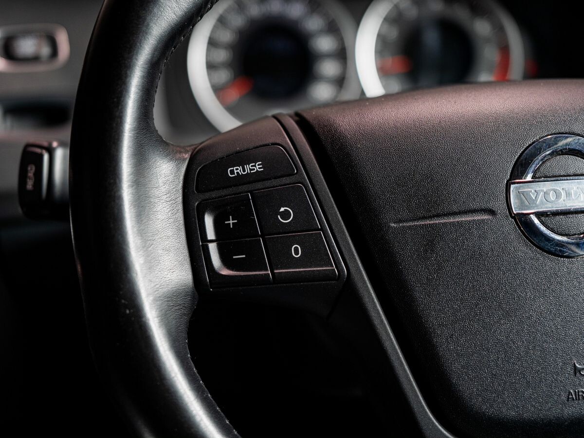 Volvo V60 2011 - фото автомобиля