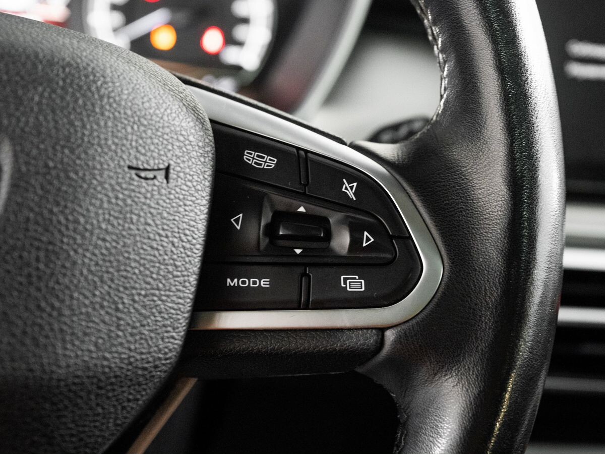 Geely Coolray 2021 - фото автомобиля