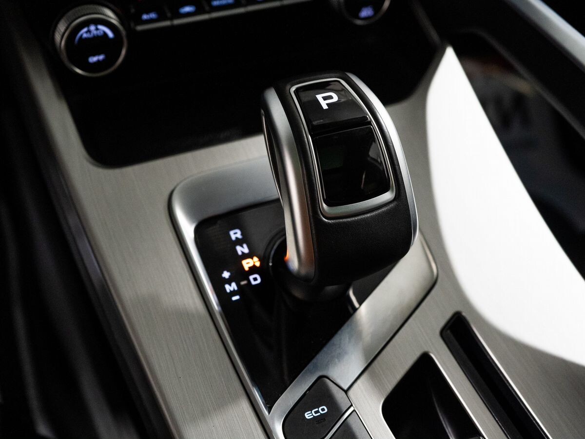 Geely Coolray 2021 - фото автомобиля
