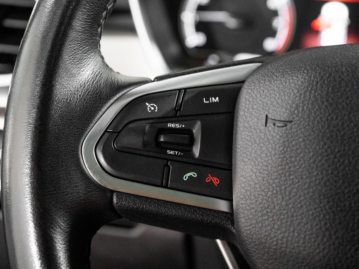 Geely Coolray 2021 - фото автомобиля