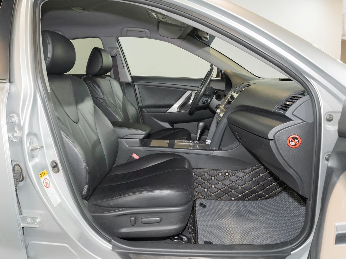 Toyota Camry 2006 - фото автомобиля