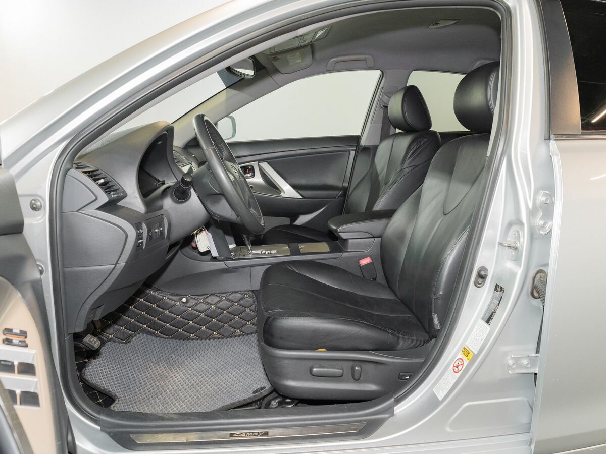 Toyota Camry 2006 - фото автомобиля
