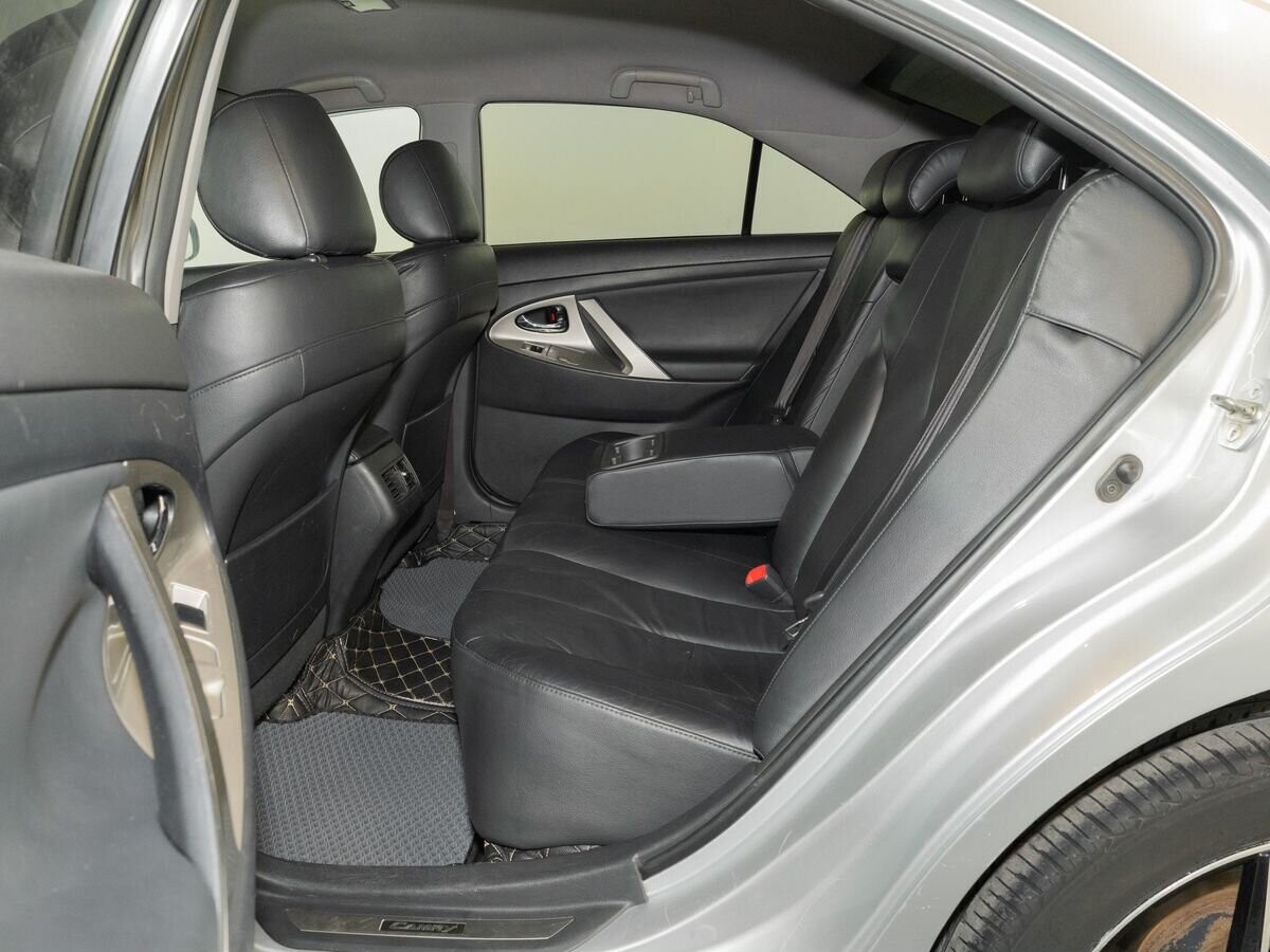 Toyota Camry 2006 - фото автомобиля