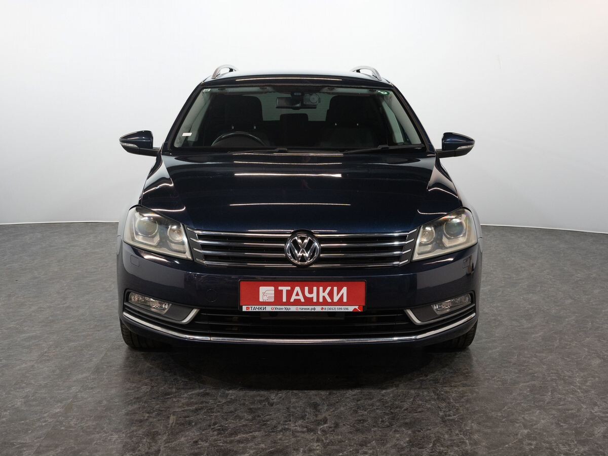 Volkswagen Passat 2011 - фото автомобиля