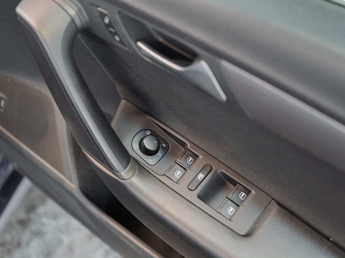 Volkswagen Passat 2011 - фото автомобиля