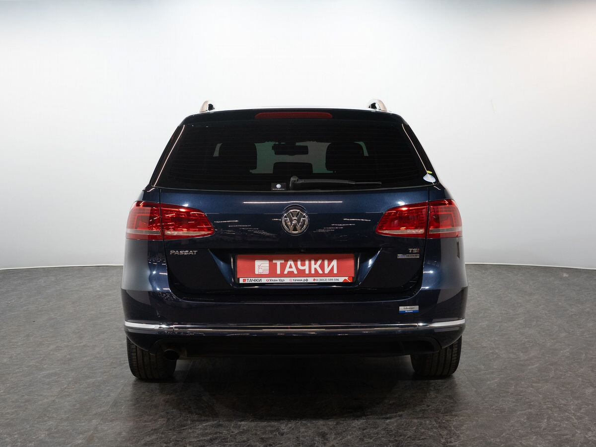 Volkswagen Passat 2011 - фото автомобиля