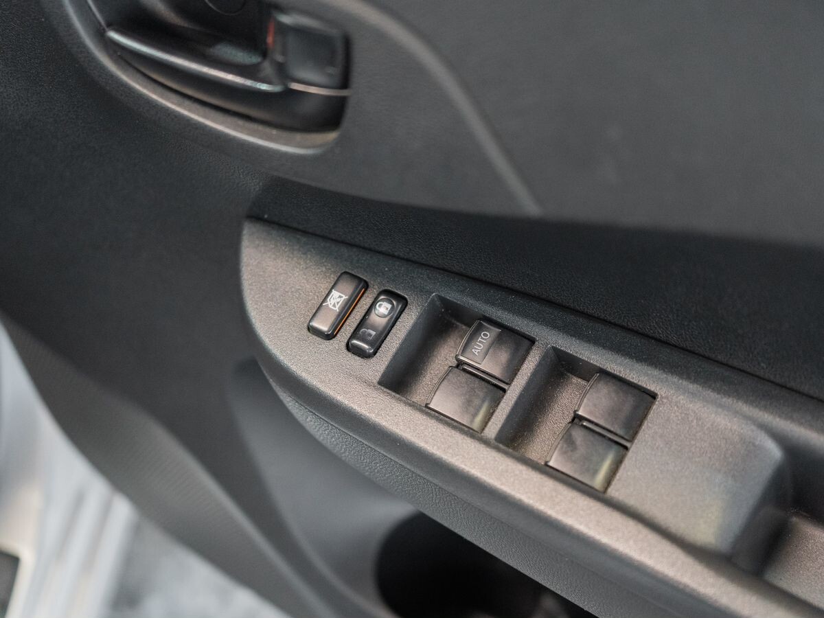 Toyota Ractis 2014 - фото автомобиля