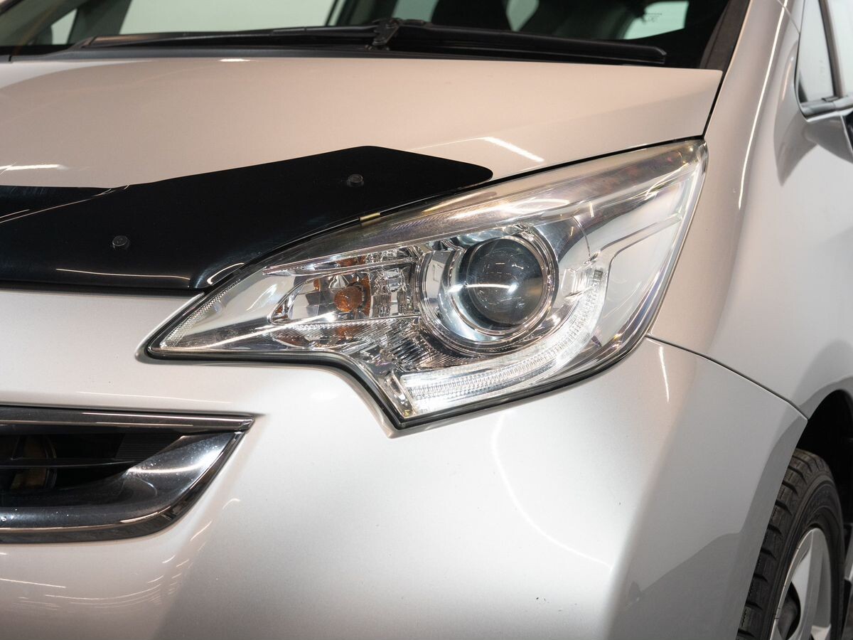 Toyota Ractis 2014 - фото автомобиля