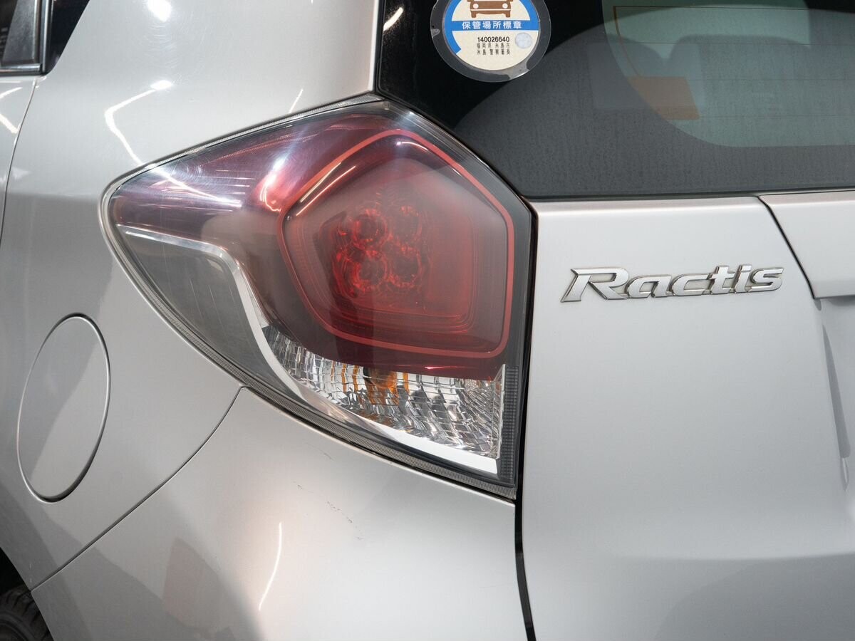 Toyota Ractis 2014 - фото автомобиля