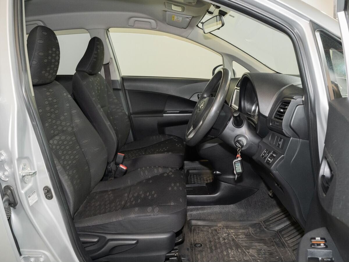 Toyota Ractis 2014 - фото автомобиля