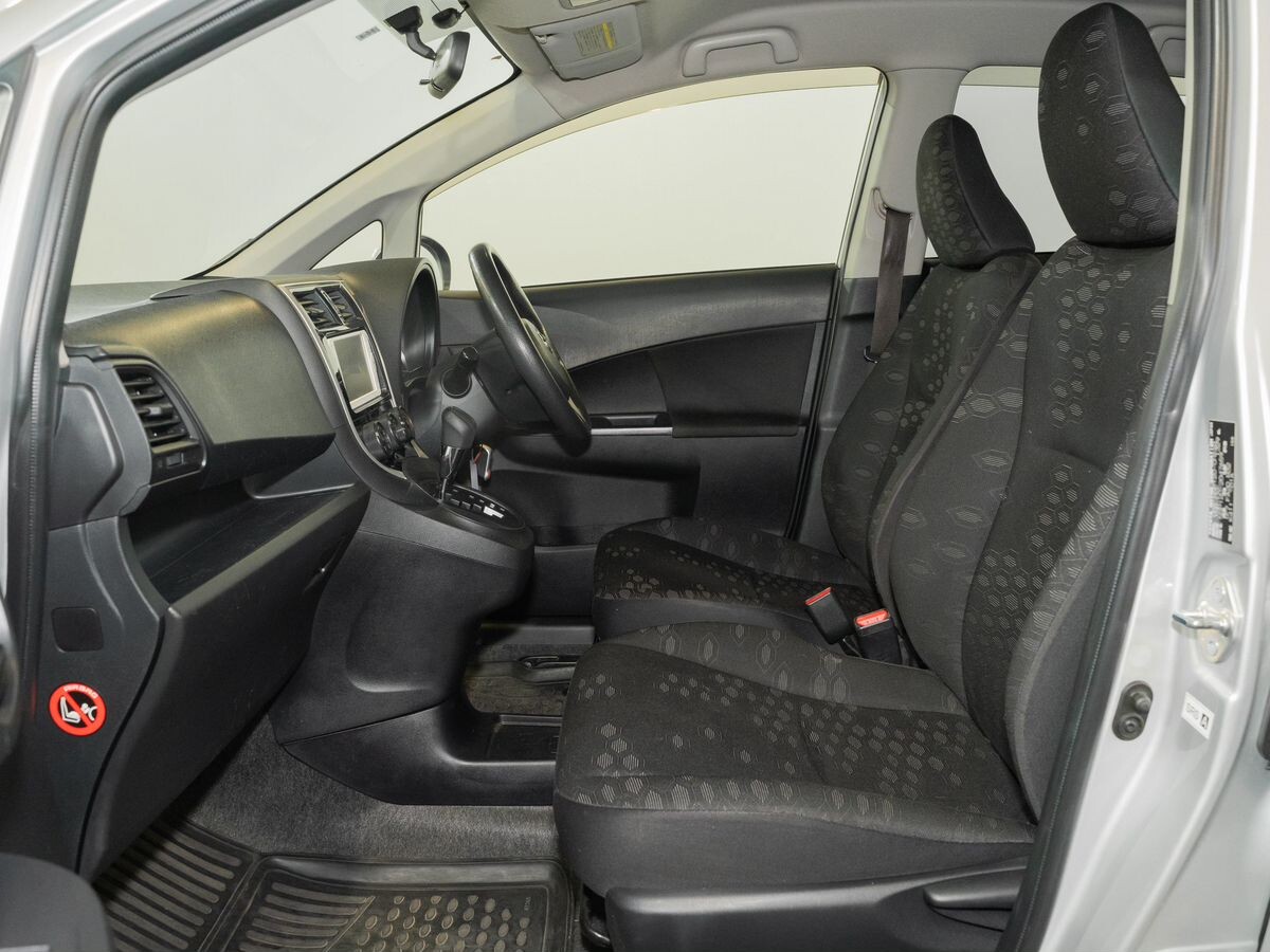 Toyota Ractis 2014 - фото автомобиля