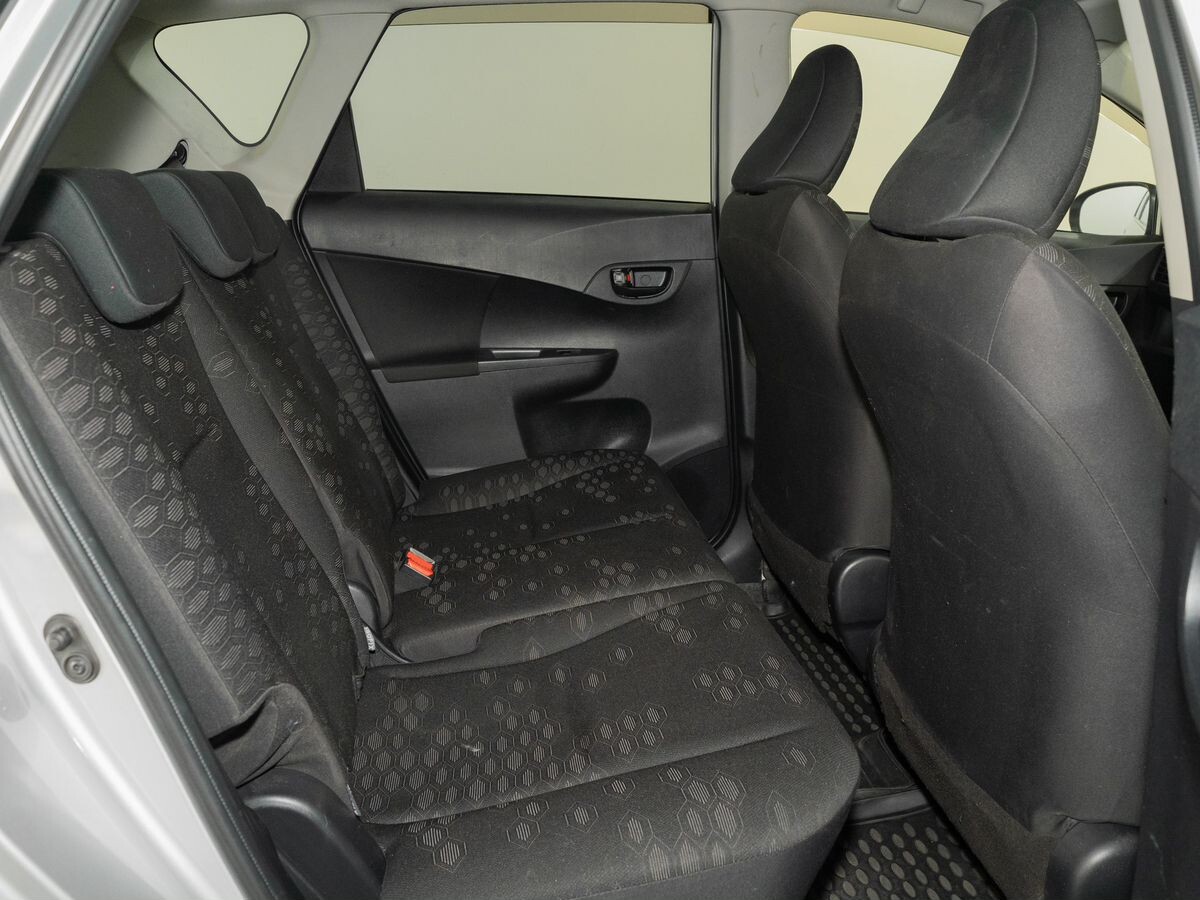 Toyota Ractis 2014 - фото автомобиля