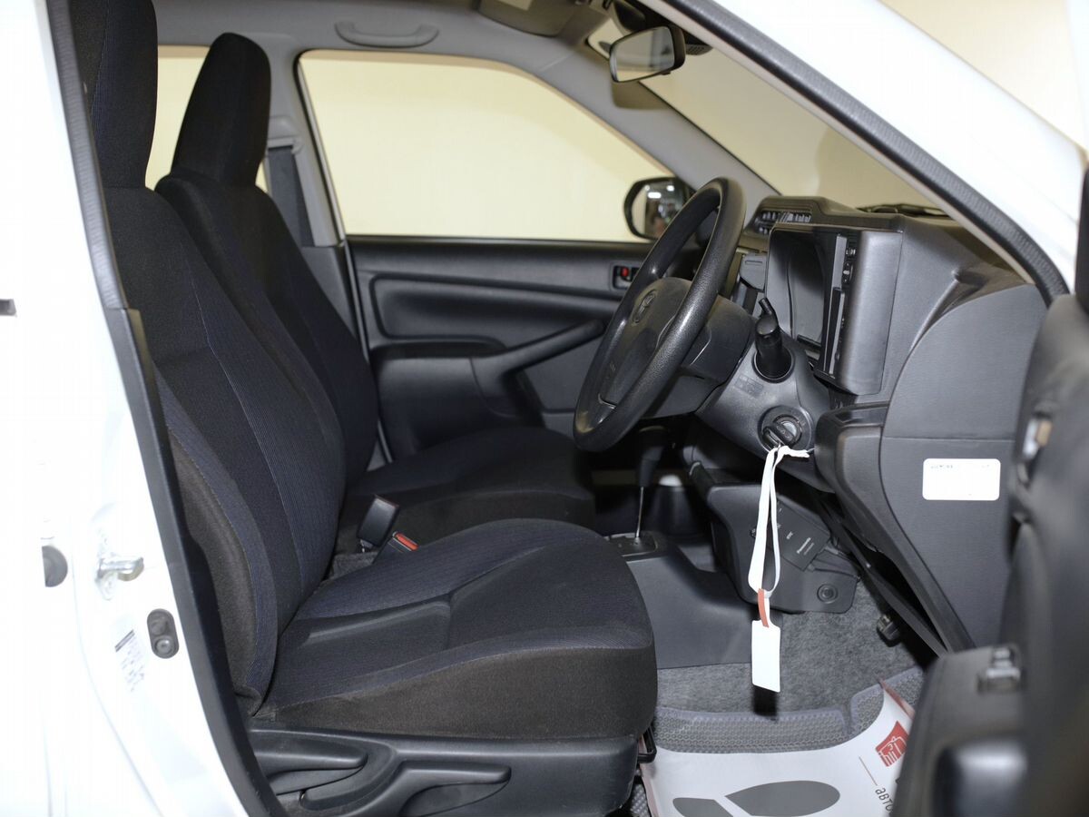 Toyota Probox 2020 - фото автомобиля