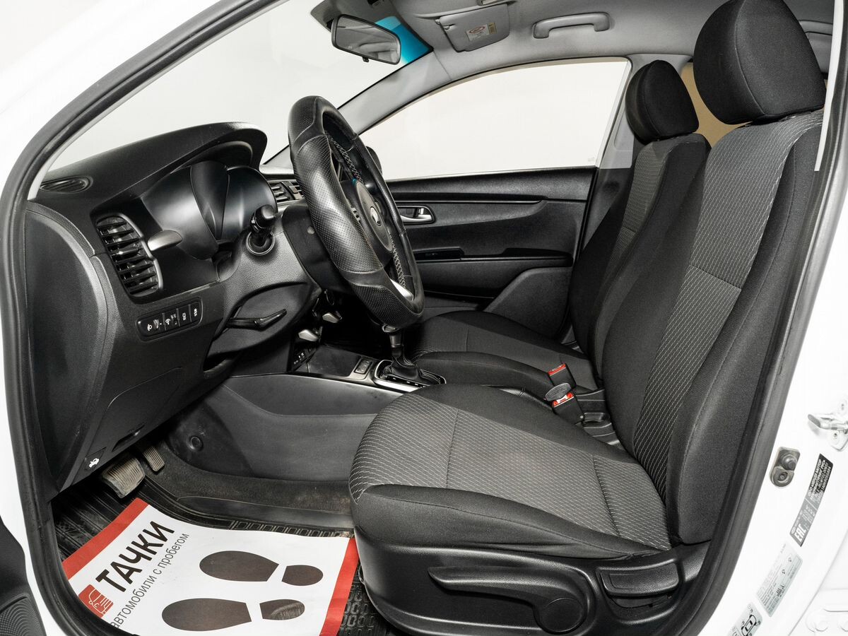 Kia Rio X (X-Line) 2019 - фото автомобиля