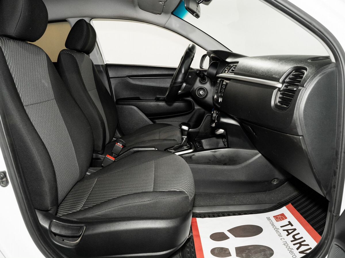 Kia Rio X (X-Line) 2019 - фото автомобиля