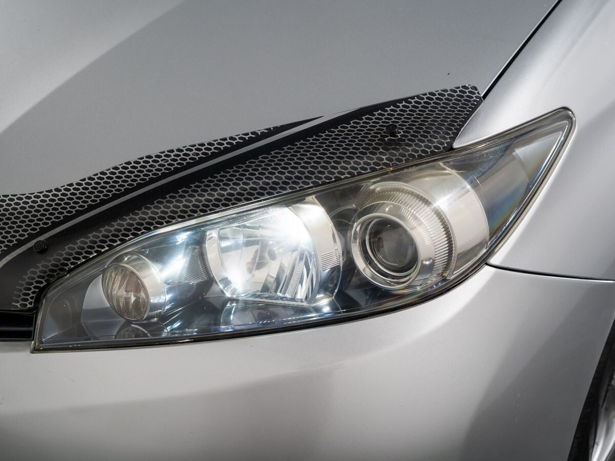 Toyota Wish 2011 - фото автомобиля
