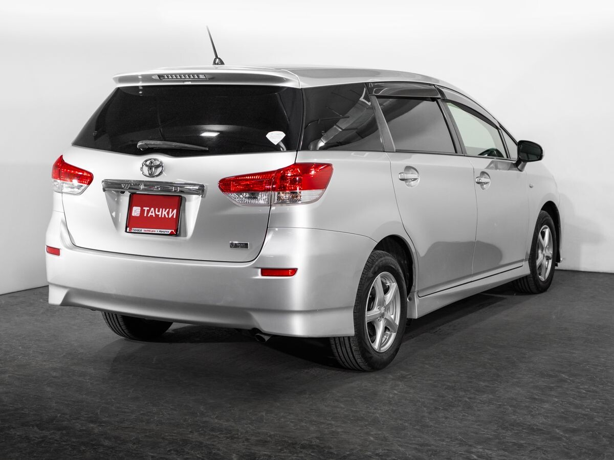 Toyota Wish 2011 - фото автомобиля