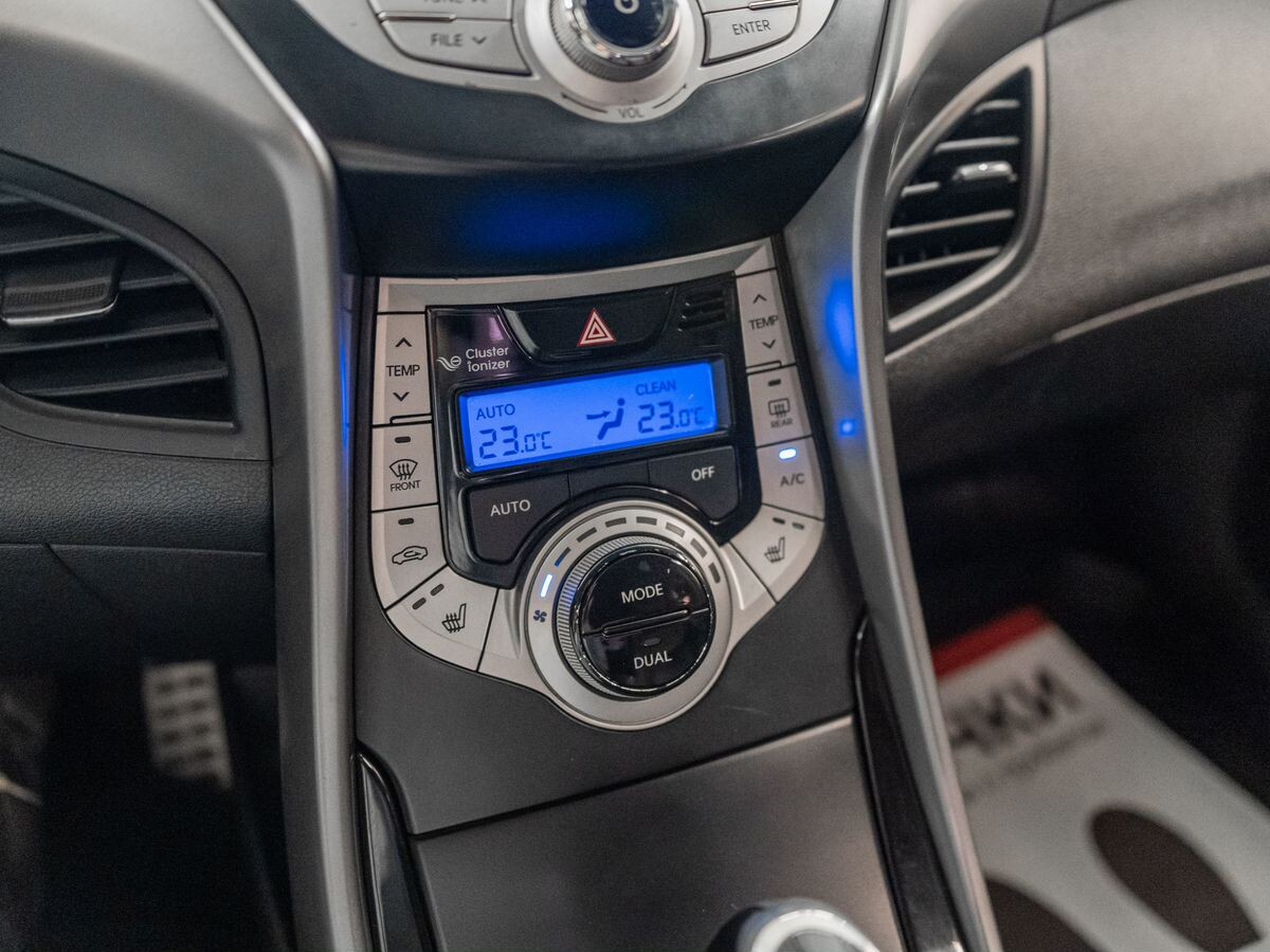 Hyundai Avante 2011 - фото автомобиля