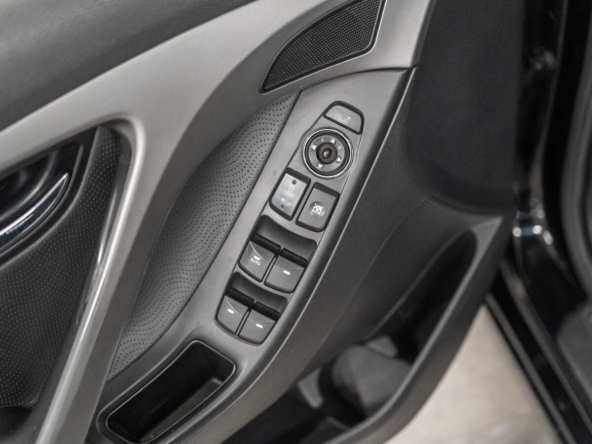 Hyundai Avante 2011 - фото автомобиля