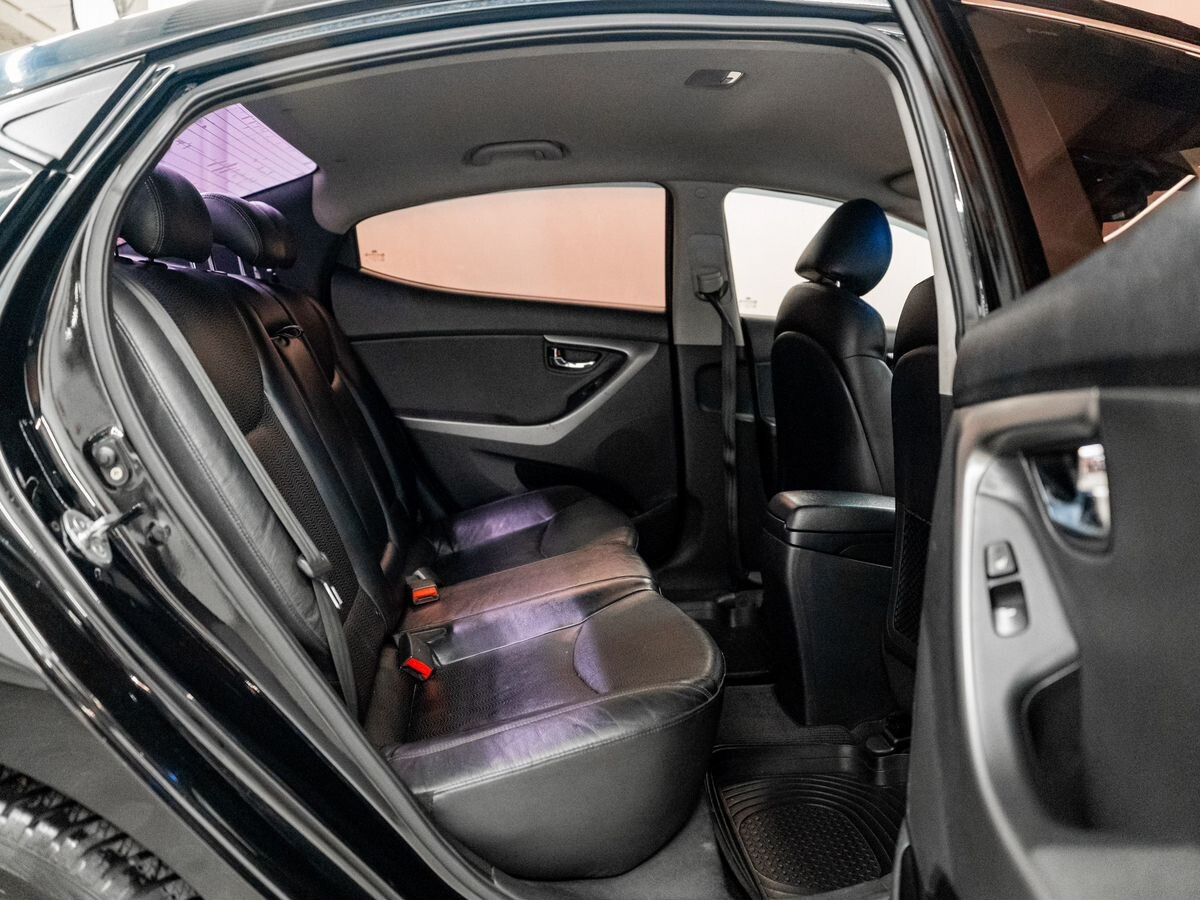 Hyundai Avante 2011 - фото автомобиля