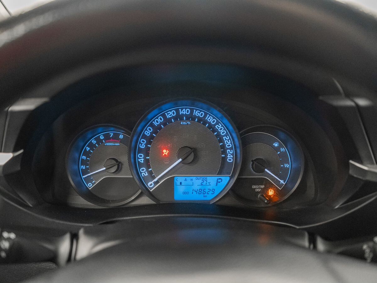 Toyota Corolla 2013 - фото автомобиля