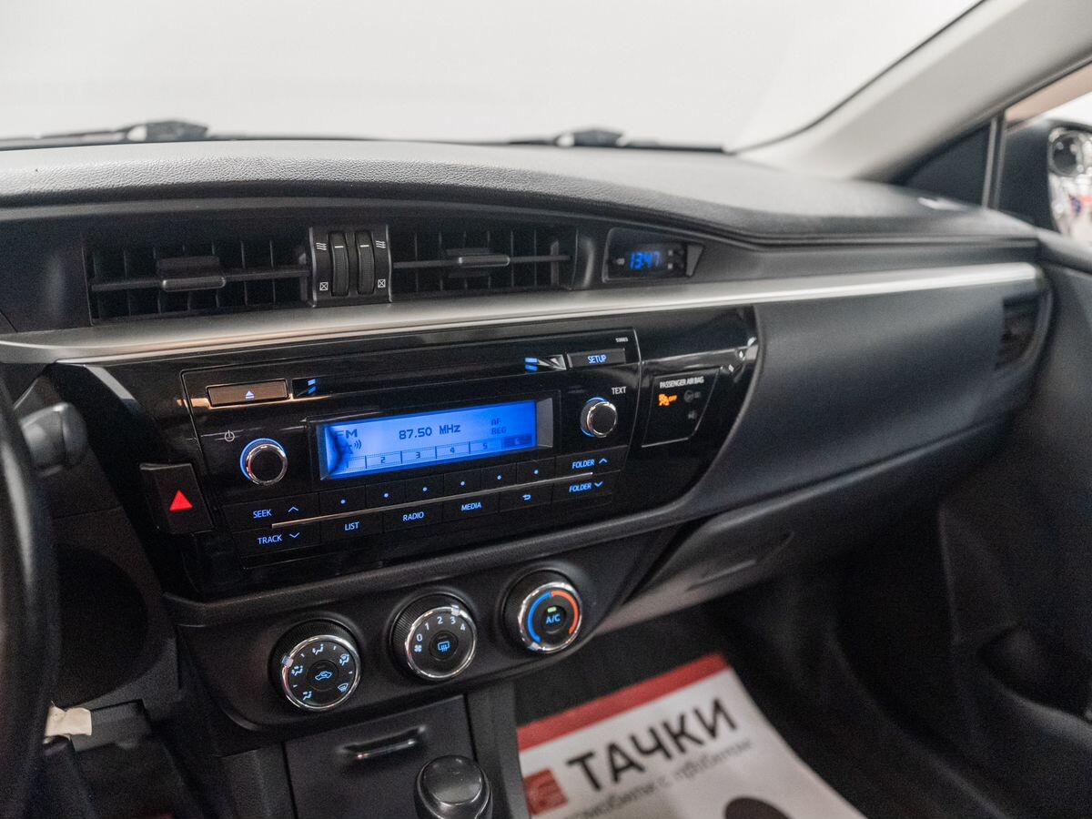 Toyota Corolla 2013 - фото автомобиля