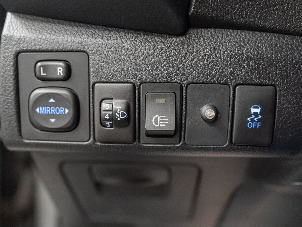Toyota Corolla 2013 - фото автомобиля