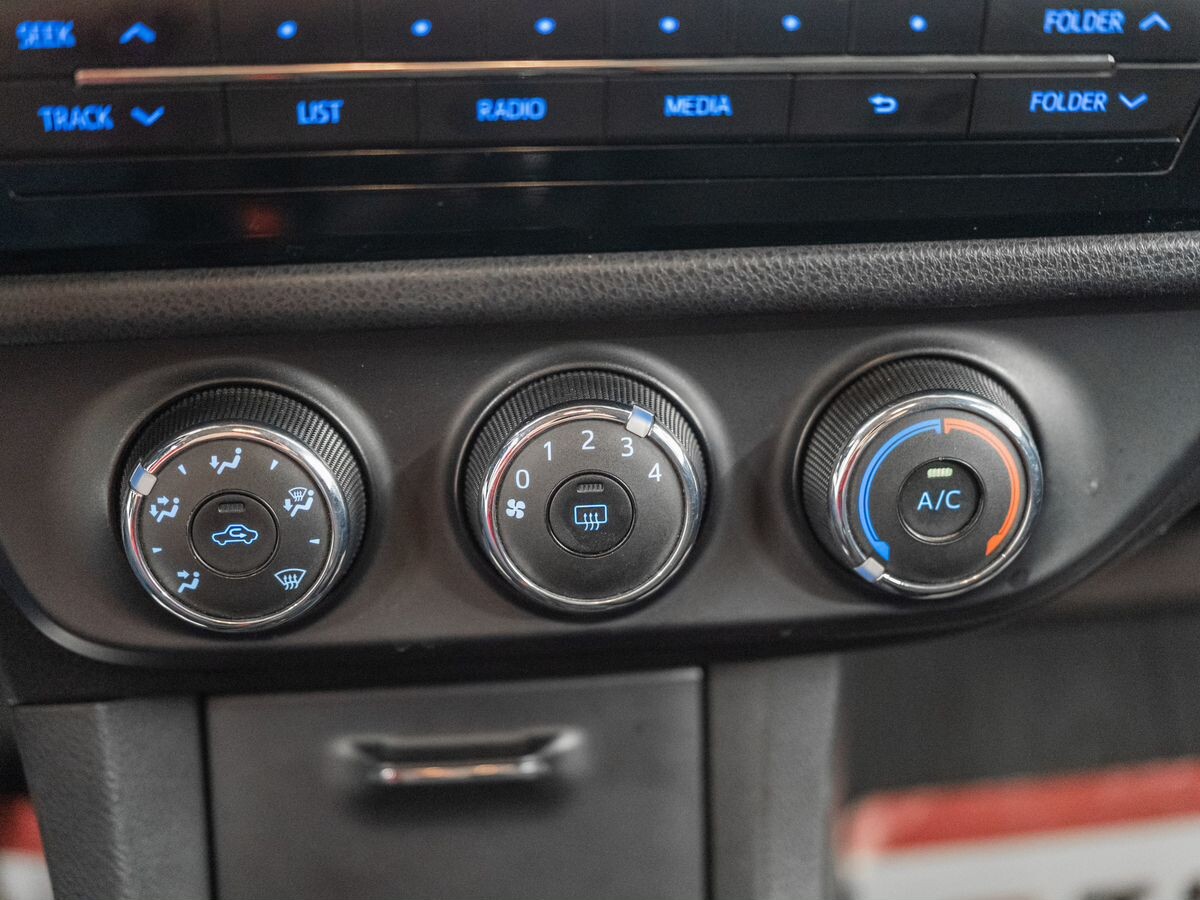 Toyota Corolla 2013 - фото автомобиля