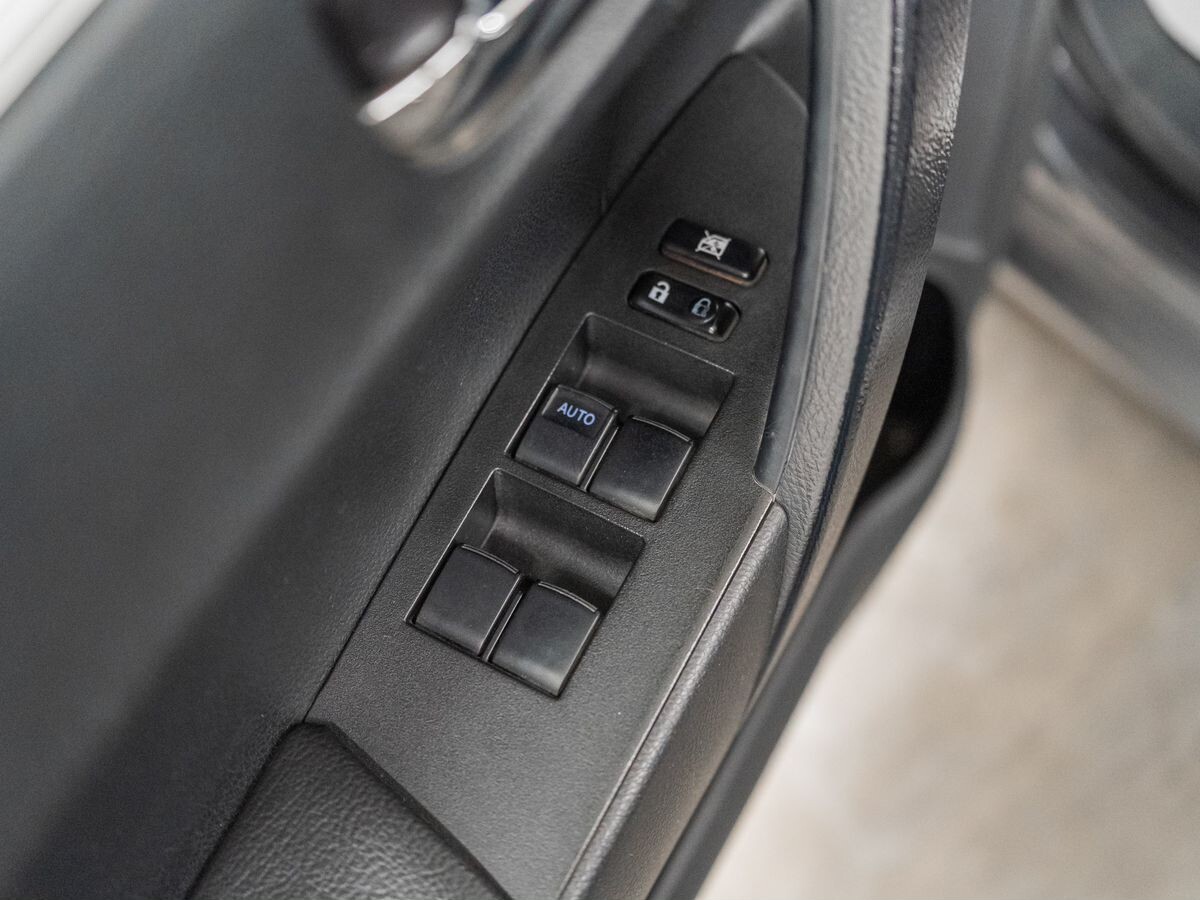 Toyota Corolla 2013 - фото автомобиля