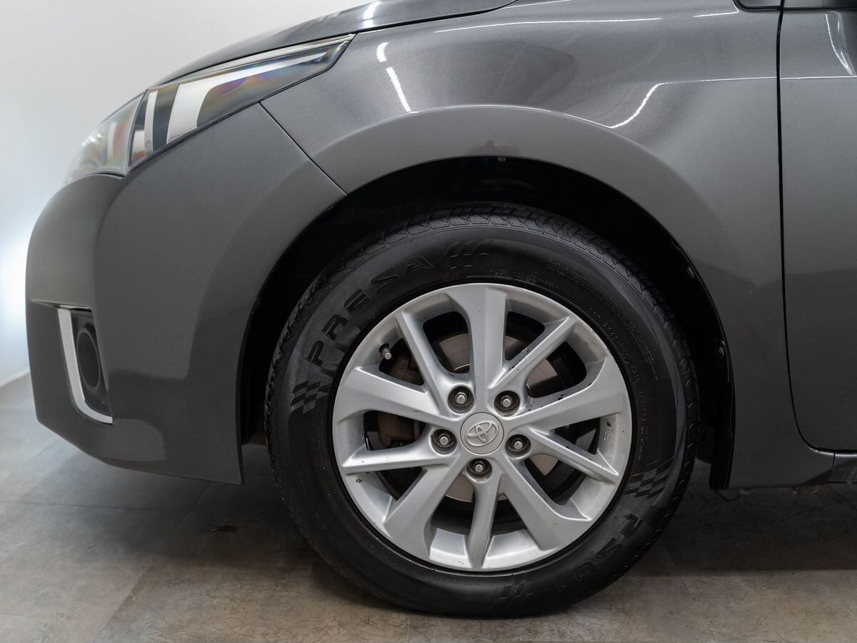 Toyota Corolla 2013 - фото автомобиля