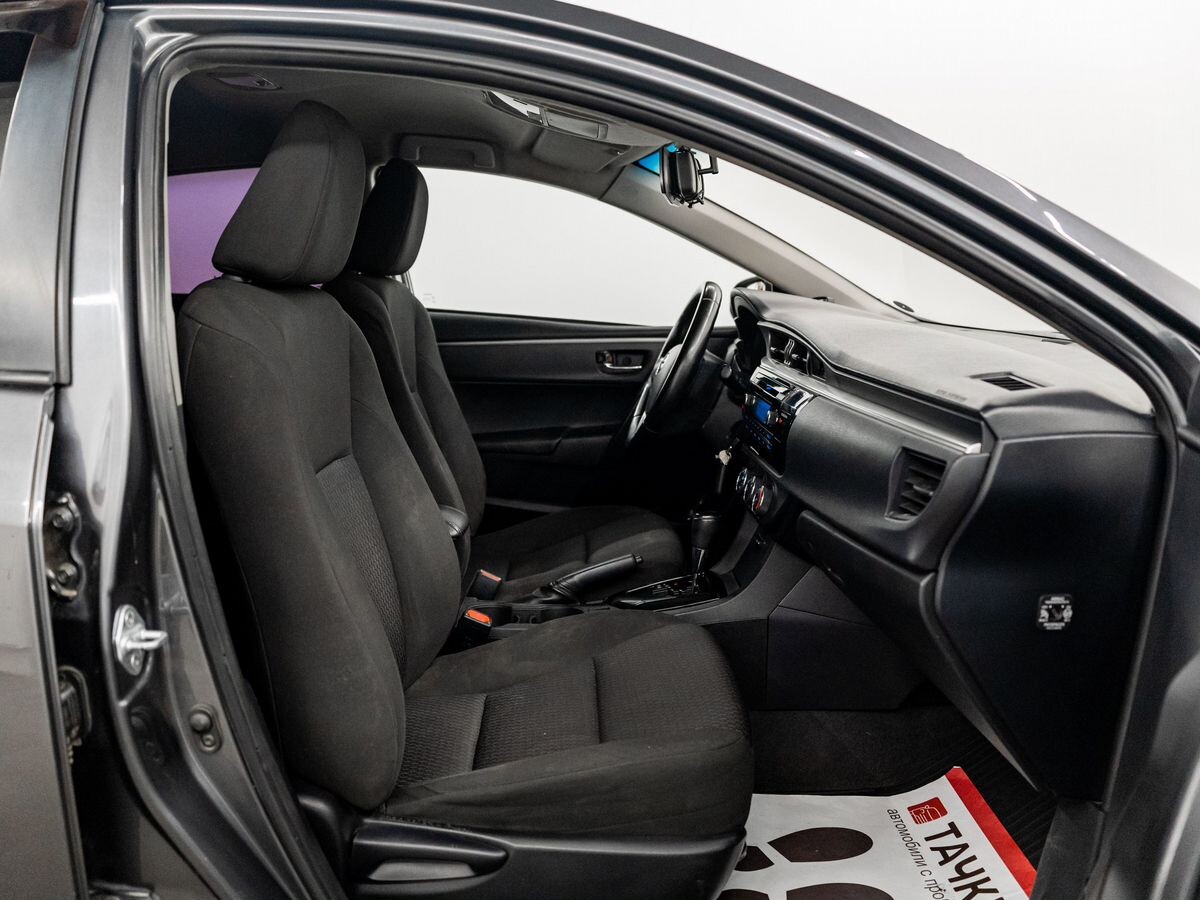 Toyota Corolla 2013 - фото автомобиля