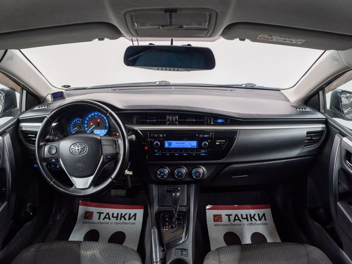 Toyota Corolla 2013 - фото автомобиля