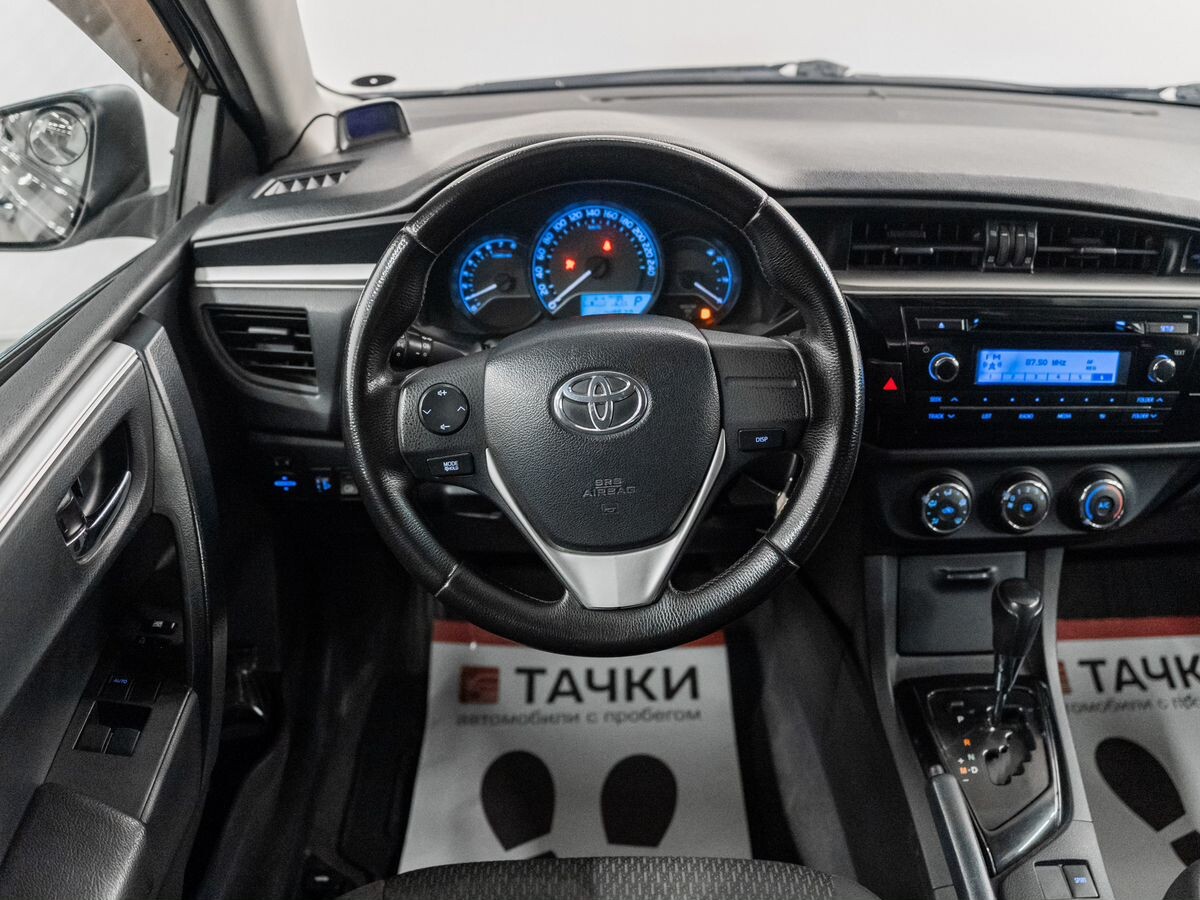 Toyota Corolla 2013 - фото автомобиля