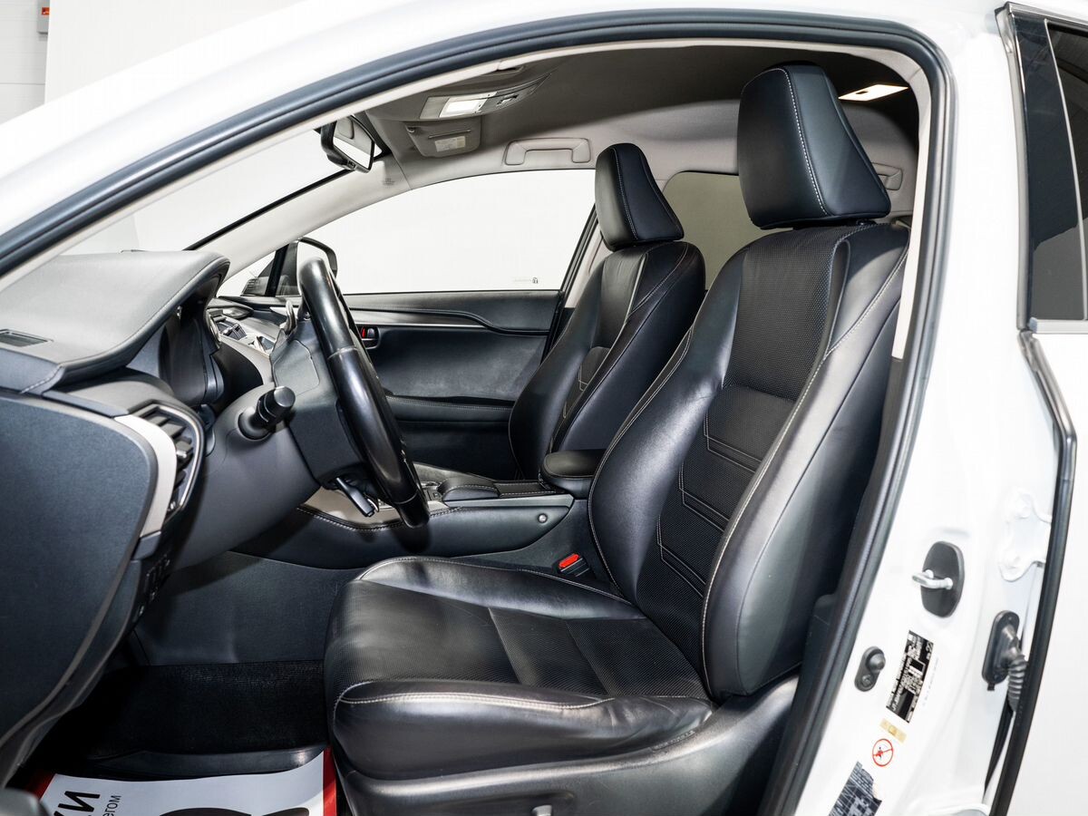 Lexus NX300 2017 - фото автомобиля