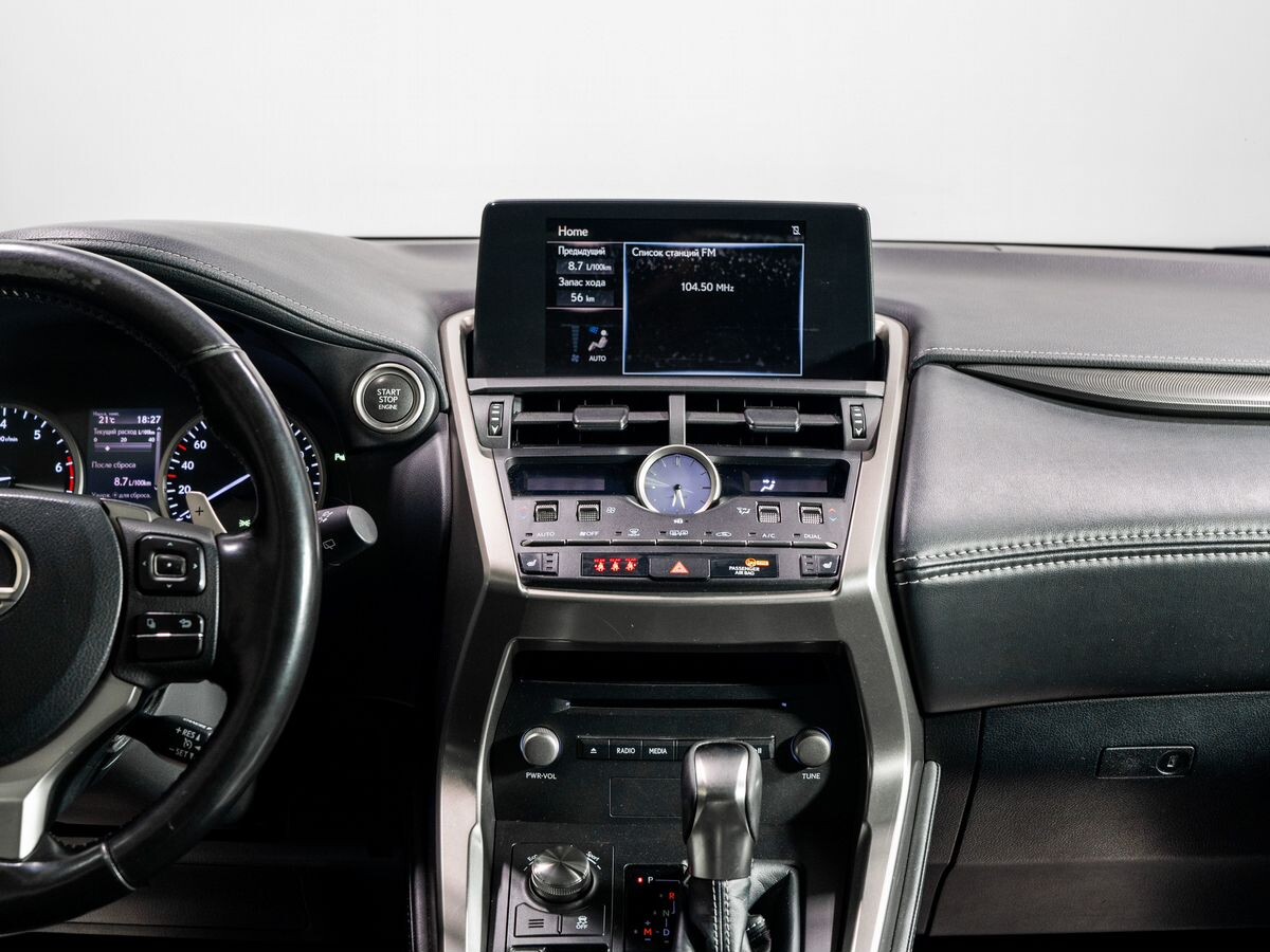 Lexus NX300 2017 - фото автомобиля