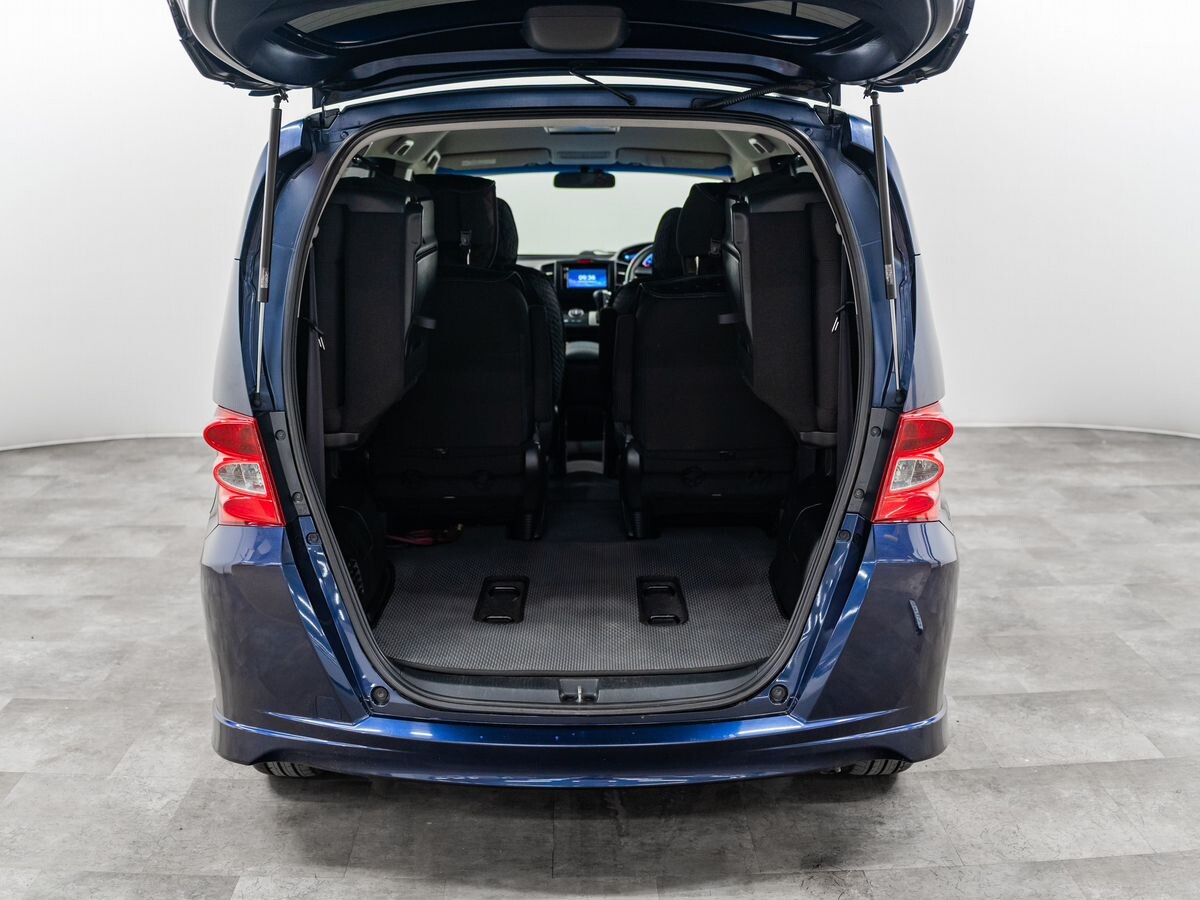 Honda Freed 2011 - фото автомобиля