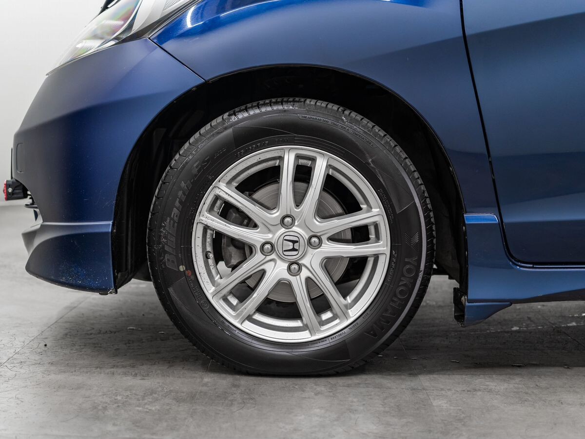 Honda Freed 2011 - фото автомобиля