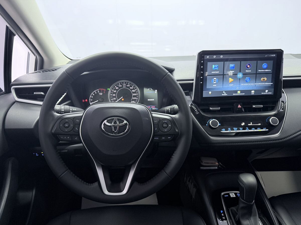 Toyota Corolla 2022 - фото автомобиля