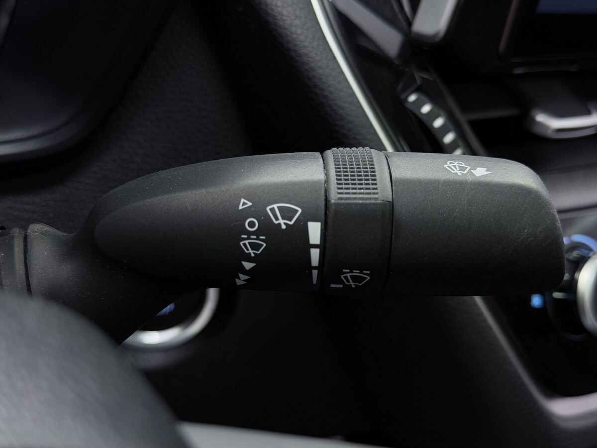 Toyota Corolla 2022 - фото автомобиля